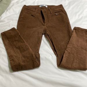 Old navy mid rise rockstar super skinny corduroy pant. Size 8